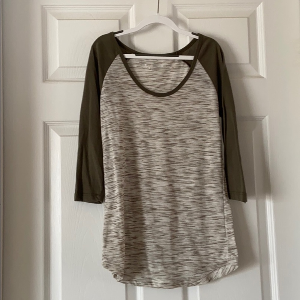 Baseball tee